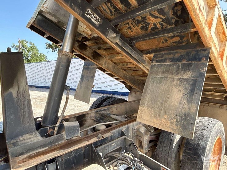 2009-kenworth-t300-s/a-dump-truck-image-22