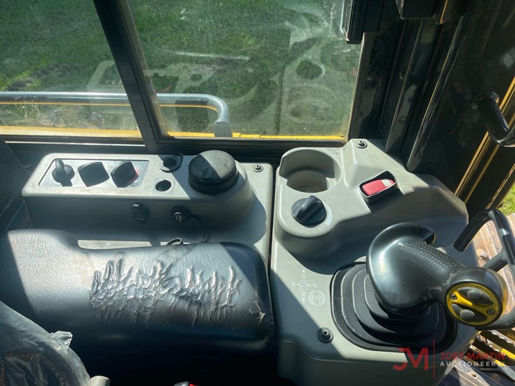 komatsu-d71pxi-24-image-16