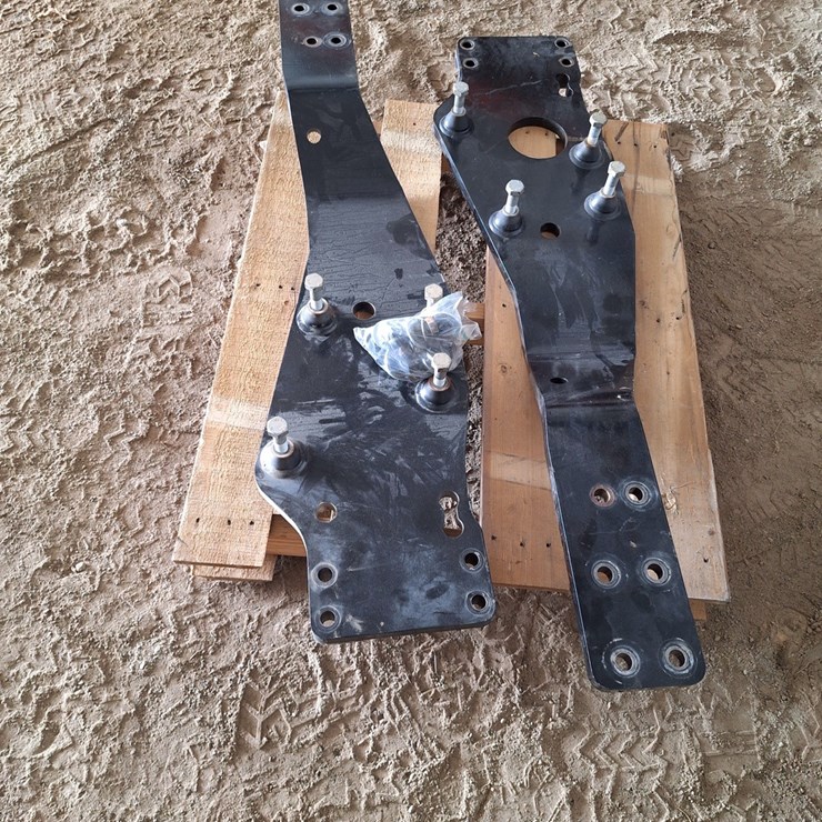 Loader brackets off a New Holland T7.260.