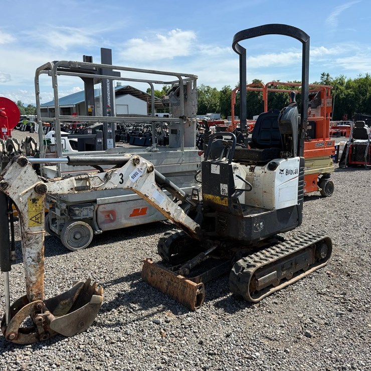 2018 BOBCAT E10