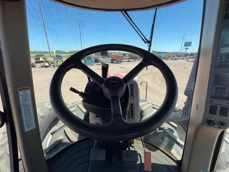 2005-case-ih-325-image-31