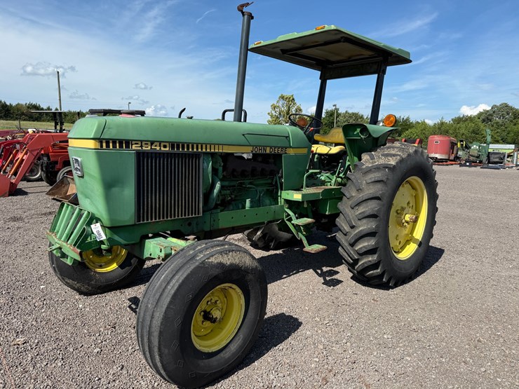 john-deere-2940-image-1