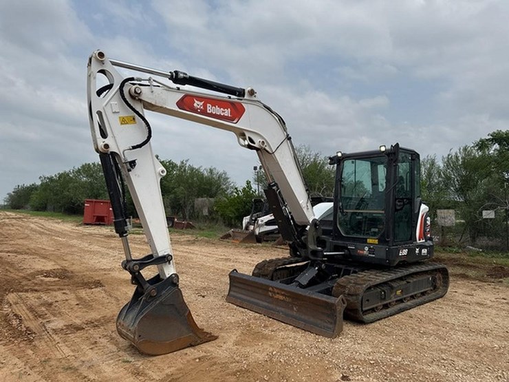 2023-bobcat-e88-image-4