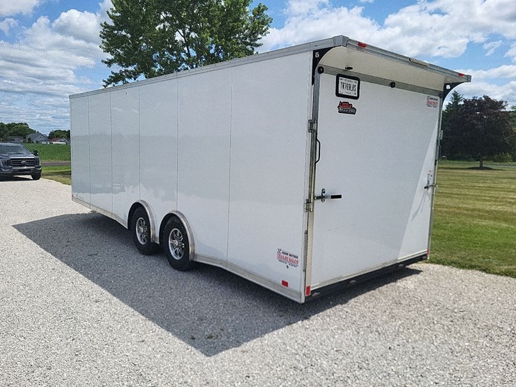 2022-united-enclosed-tandem-axle-bumper-trailer---nice-one-owner-image-5