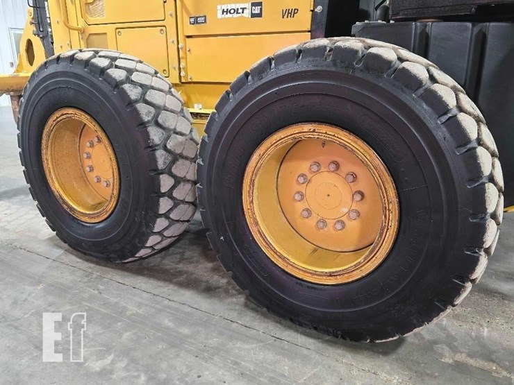 2011-caterpillar-140m2-image-29