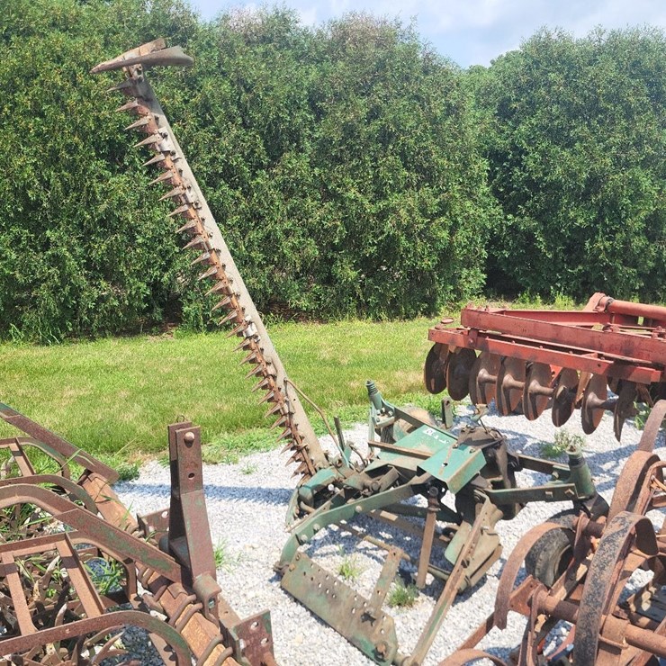 Oliver 82  2-Point Sickle Mower
