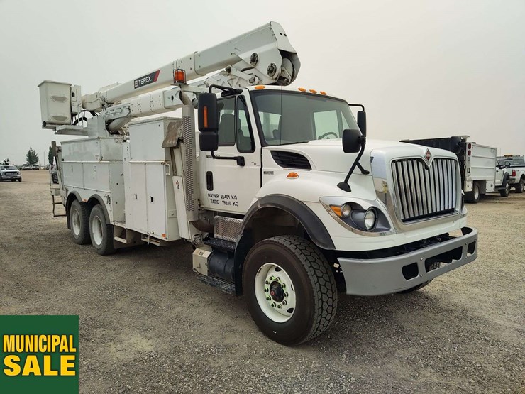international-workstar-7400-image-2
