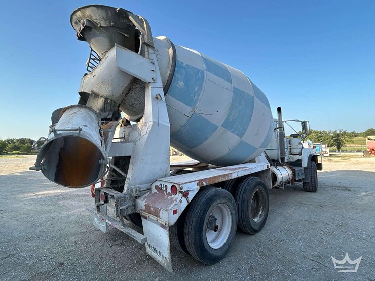 1994-mack-dm690s-image-4