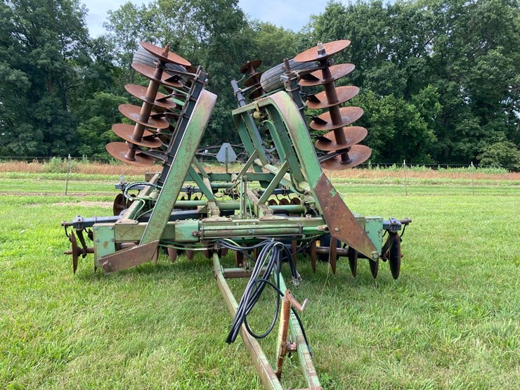 john-deere-230-image-2
