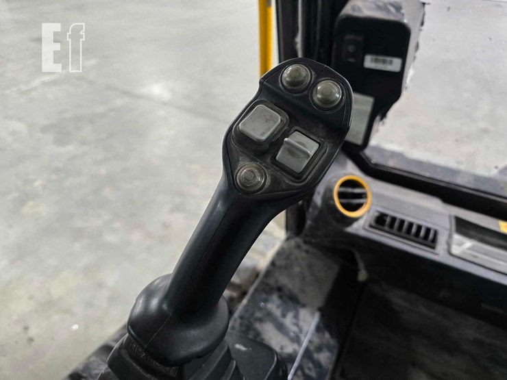2021-jcb-3ts-8t-image-17