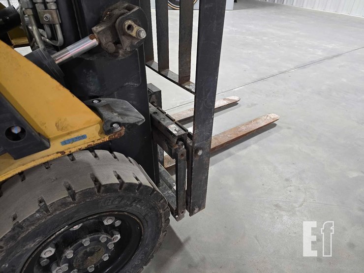 2020-caterpillar-gp25n-image-11
