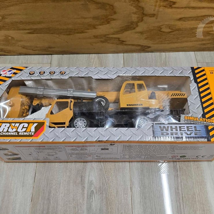 2026 FUTURE REMOTE CONTROL CRANE TOY