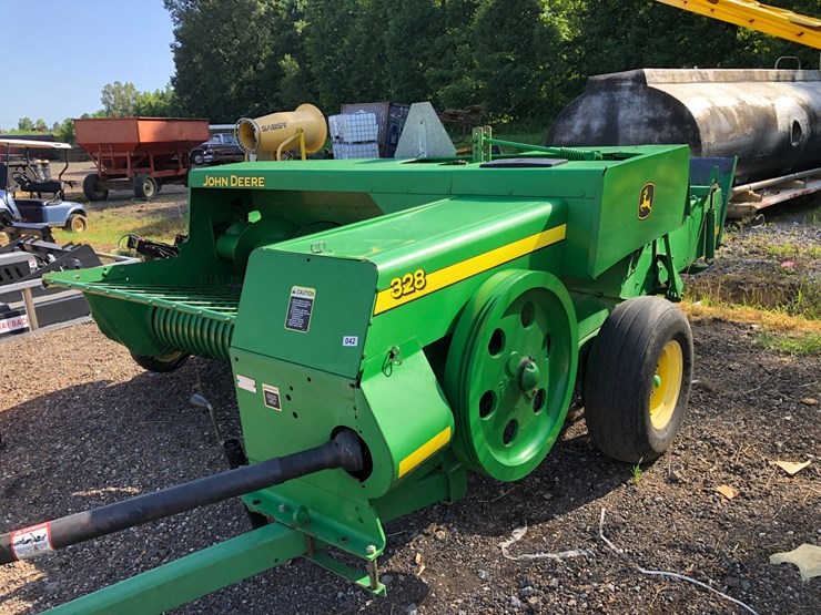 john-deere-328-image-4