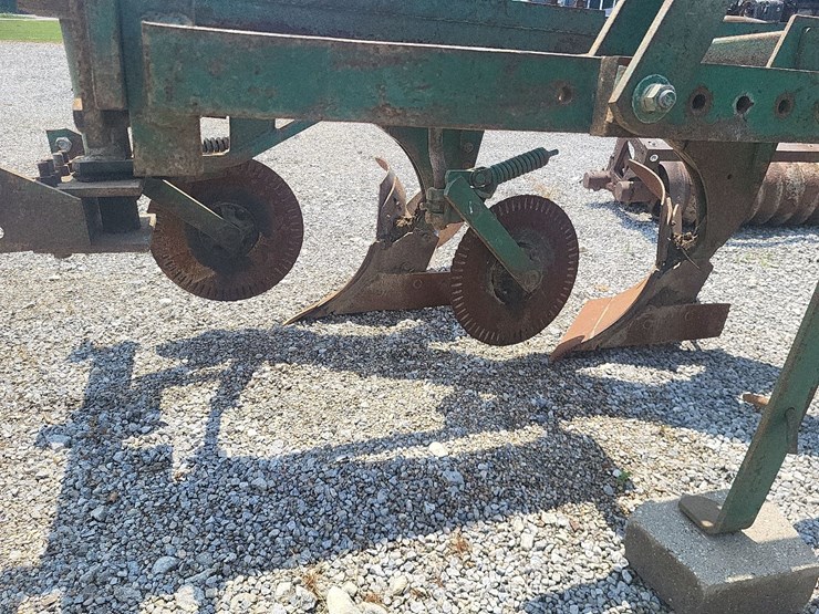 oliver-545-in-furrow--4-bottom-moldboard-plow-w/coulters-image-20
