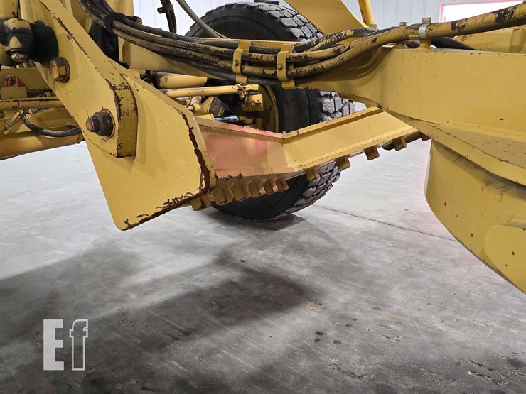 2006-caterpillar-143h-image-13