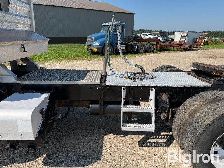 1995-peterbilt-377-image-13