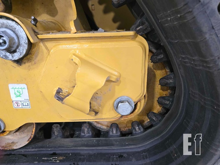 2025-caterpillar-255-image-30