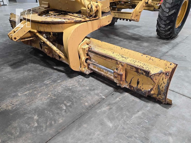 2004-caterpillar-120h-image-11