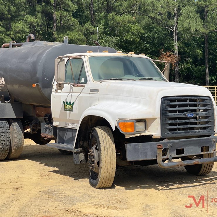 1995 FORD F800