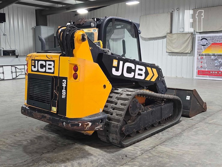 2020-jcb-3ts-8t-image-3
