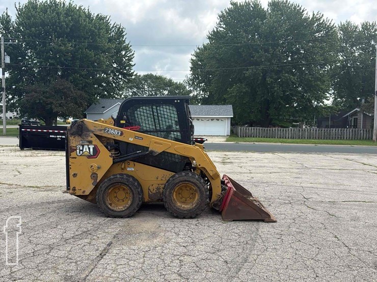 2021-caterpillar-236d3-image-1