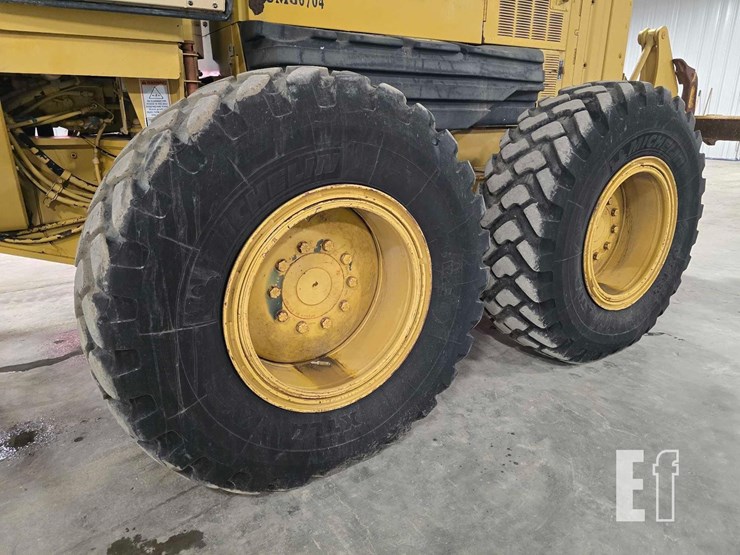 2006-caterpillar-140h-image-28