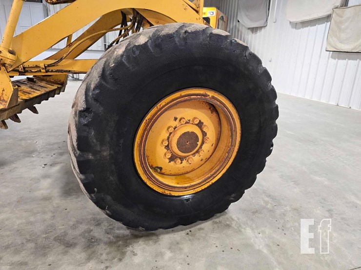 2003-caterpillar-12h-image-31