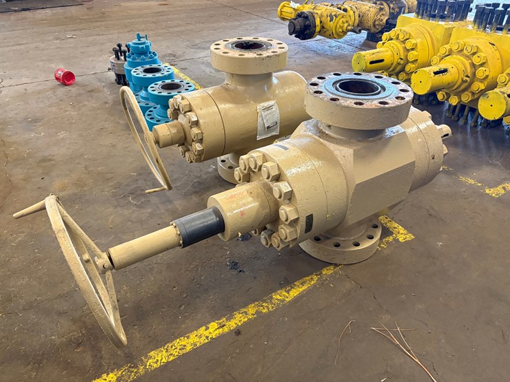 (2x$)-7-1/16”-10k-frac-valves,-field-ready-image-4