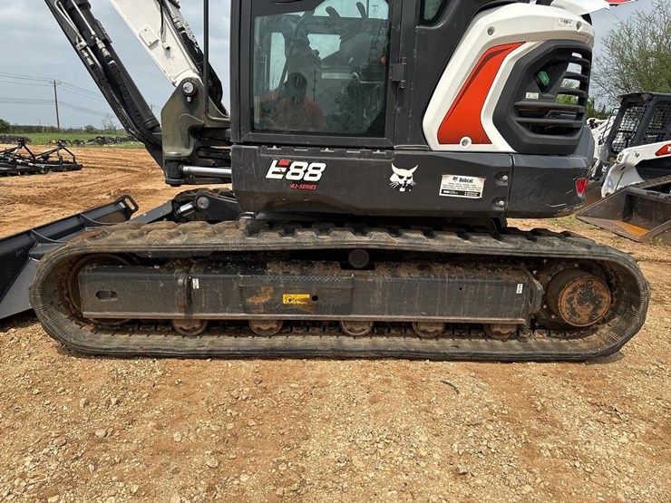 2023-bobcat-e88-image-12