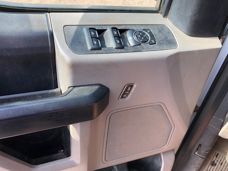 2019-ford-f550-image-16