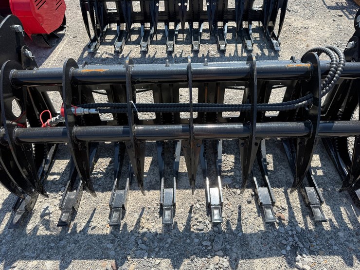 #2031-•-unused-future-clg72-skid-steer-curved-log-grabber-chxmq2605137-inv#48872-image-8