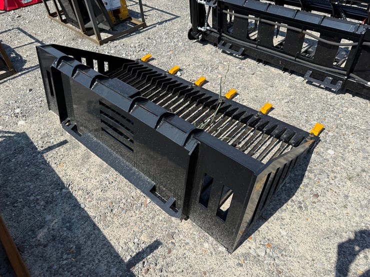 #2028-•-unused-future-rb66-67"-skid-steer-rock-bucket-c-dyscd2605153-inv#49394-image-1
