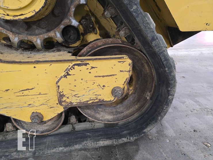 2022-caterpillar-259d3-image-29