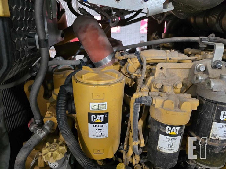 2022-caterpillar-d4-lgp-image-26