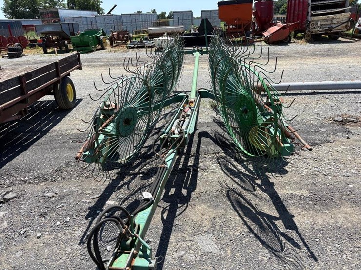 john-deere-704-image-2