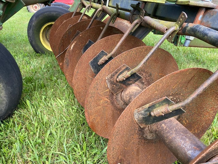 john-deere-230-image-8