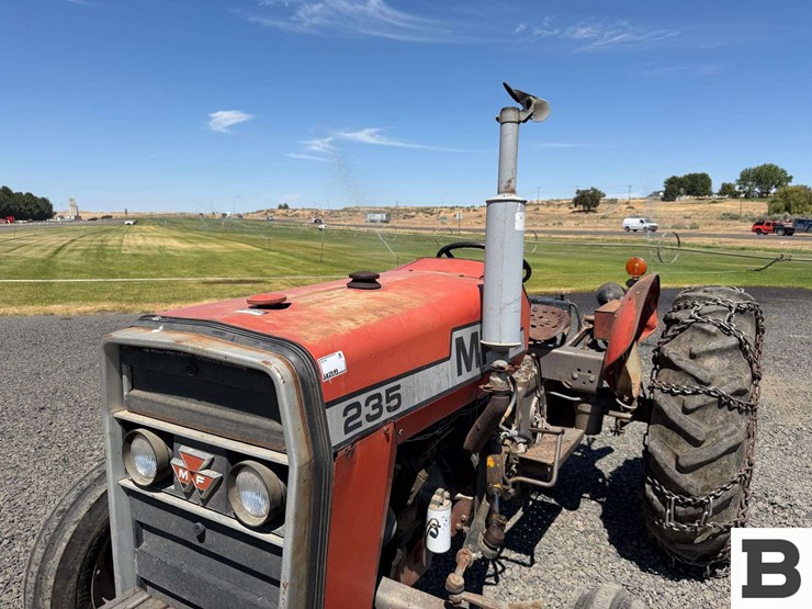 1975-massey-ferguson-235-image-11