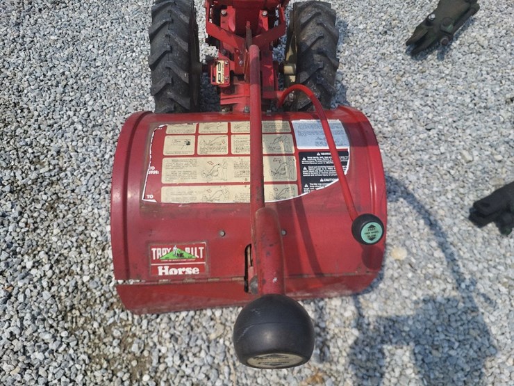 troy-bilt-horse-rear-tiller-image-17
