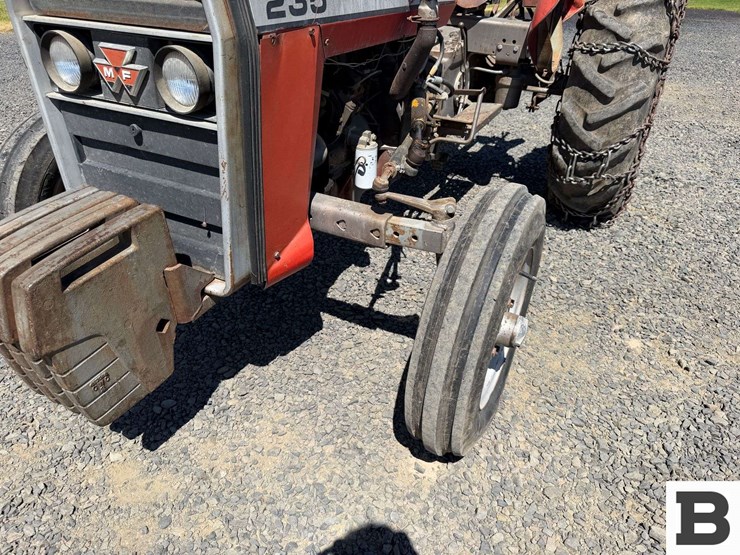 1975-massey-ferguson-235-image-12