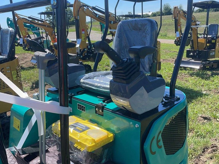 kv16r-mini-excavator-image-2