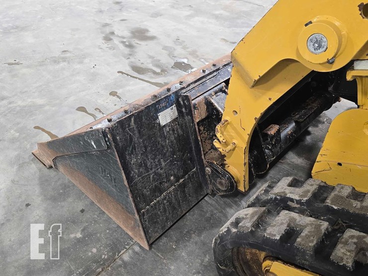 2021-caterpillar-239d3-image-12