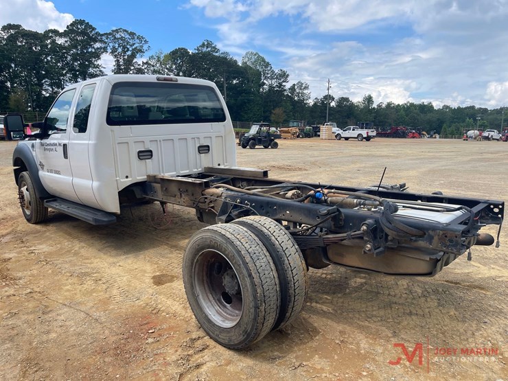2016-ford-f-550-xl-super-duty-cab-&-chassis-truck-image-5