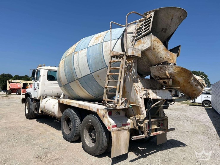 1994-mack-dm690s-image-3