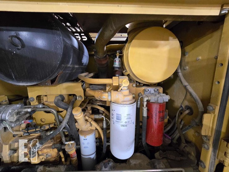 2006-caterpillar-143h-image-27