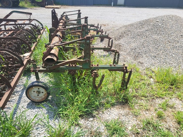 oliver-4r30"-3pt-hitch-cultivator-image-2