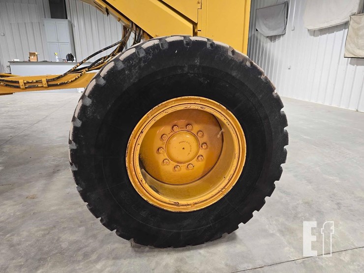 2006-caterpillar-140h-image-32