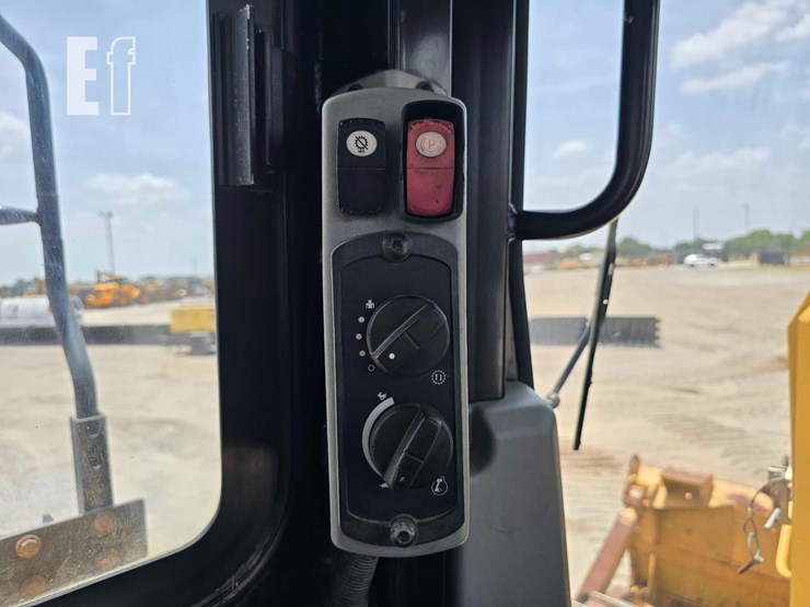 2018-caterpillar-d6t-lgp-image-18