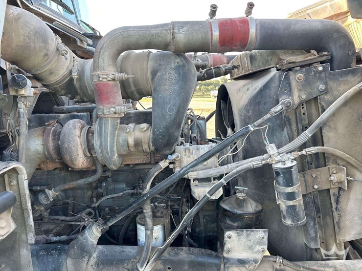 1994-mack-dm690s-image-9