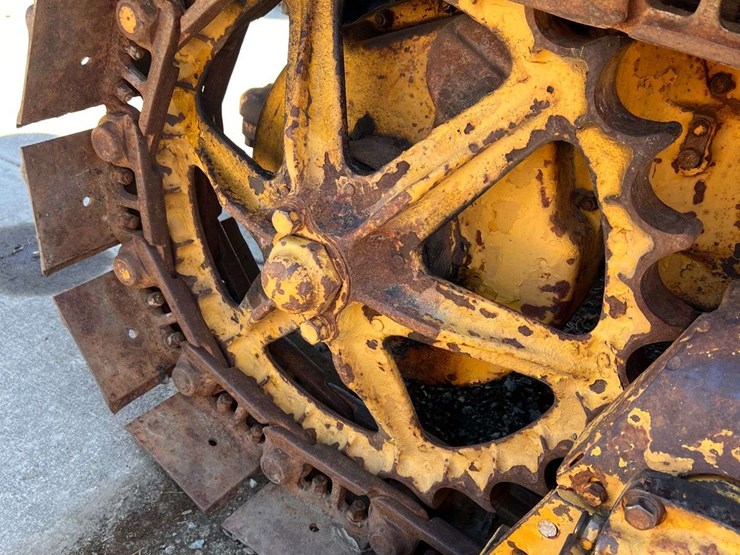 caterpillar-d2-image-13