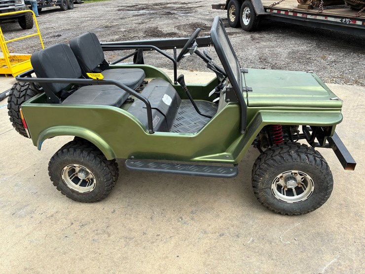 #20210-•-mossimo-mini-jeep-image-3